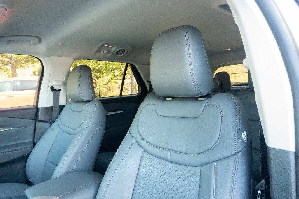 Used 2025 Ford Explorer Active RWD image 17