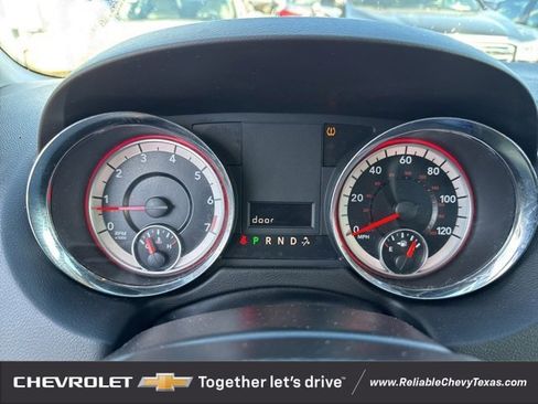 Used 2018 Dodge Grand Caravan SE w/ UConnect Hands-Free Group image 24