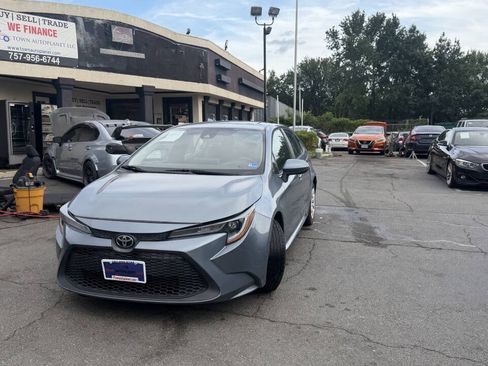 Used 2020 Toyota Corolla LE FWD image 6
