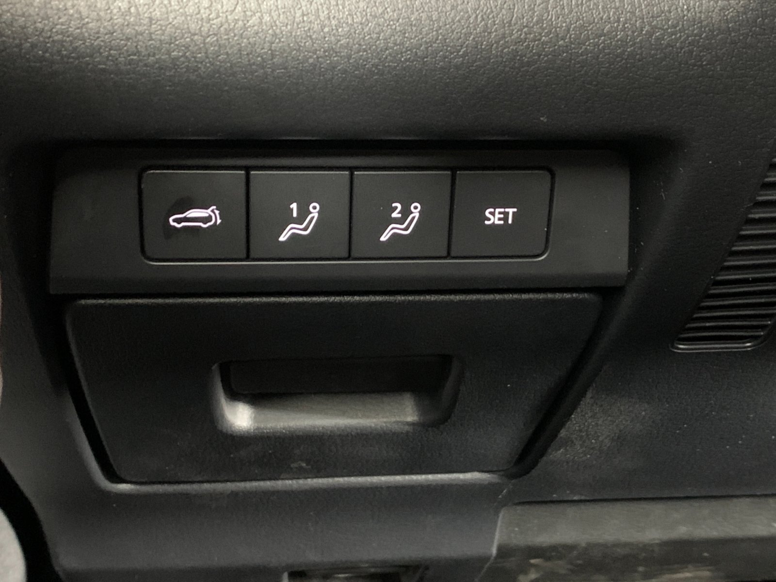 Used 2022 MAZDA CX-30 AWD 2.5 S w/ Premium Package image 16