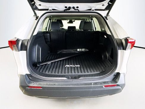 Used 2025 Toyota RAV4 XLE w/ Convenience Package image 21