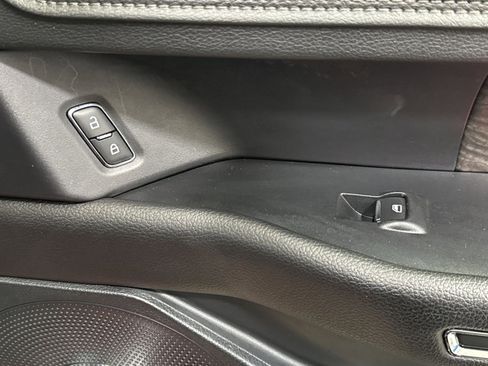 Used 2018 Ford Expedition Limited image 41