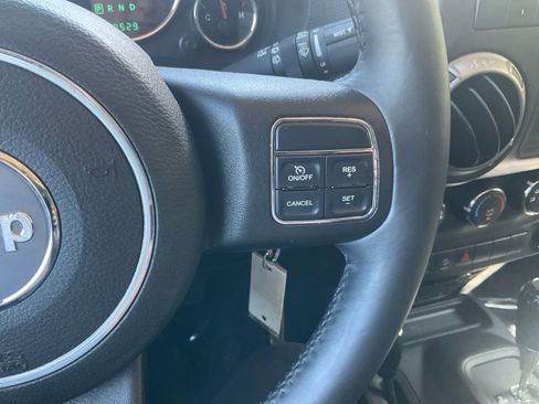 Used 2013 Jeep Wrangler Sport AWD/4WD image 17