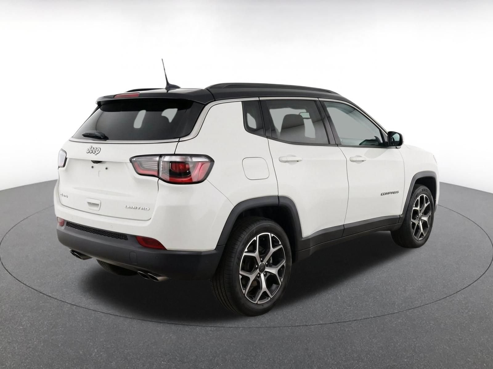Used 2025 Jeep Compass Limited AWD/4WD image 8