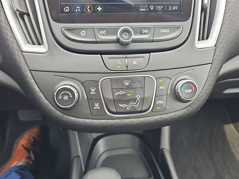 Used 2022 Chevrolet Malibu LS FWD image 16