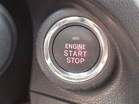 Used 2019 Subaru Forester Limited image 25