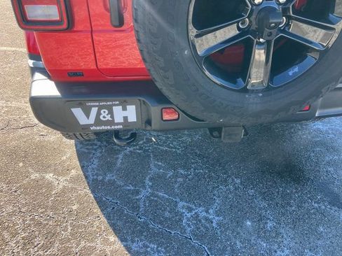 Used 2021 Jeep Wrangler Unlimited Sahara image 30