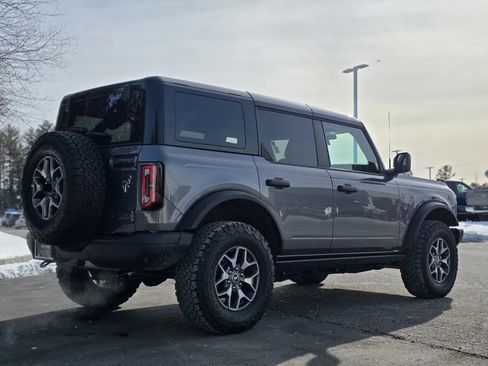 Used 2025 Ford Bronco Badlands image 11