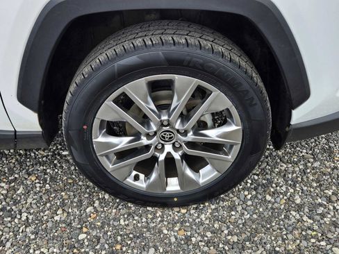 Used 2020 Toyota RAV4 XLE Premium AWD/4WD image 11