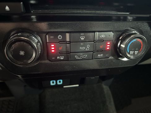 Used 2017 Ford F150 XLT w/ Equipment Group 302A Luxury image 27