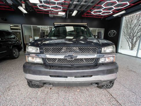 Used 2004 Chevrolet Silverado 2500 LT w/ Heavy-Duty Power Package image 6