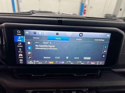 Used 2024 Jeep Wrangler Unlimited Rubicon image 14