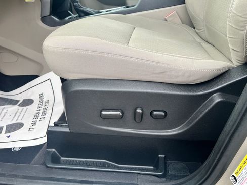 Used 2018 Ford Escape SE image 14