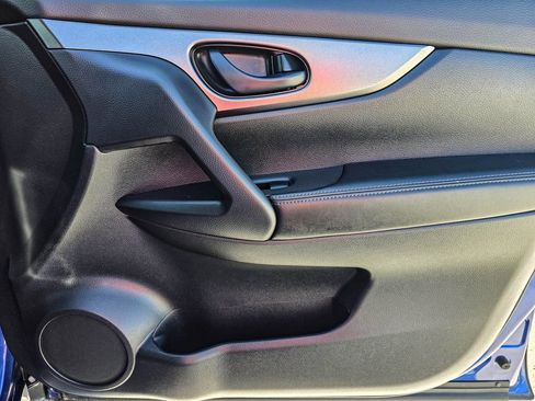 Used 2021 Nissan Rogue Sport S image 35