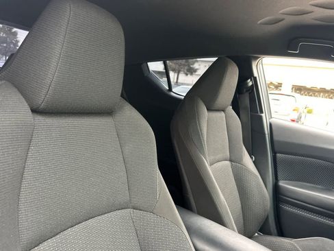 Used 2019 Toyota C-HR LE FWD image 19