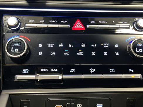 Used 2026 Hyundai Santa Fe Calligraphy AWD/4WD image 18