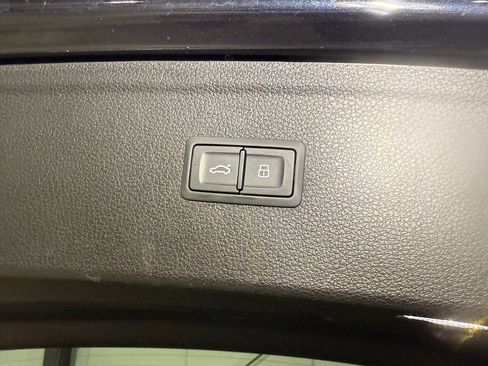 Used 2020 Audi Q5 2.0T Premium Plus w/ Premium Plus Package image 40