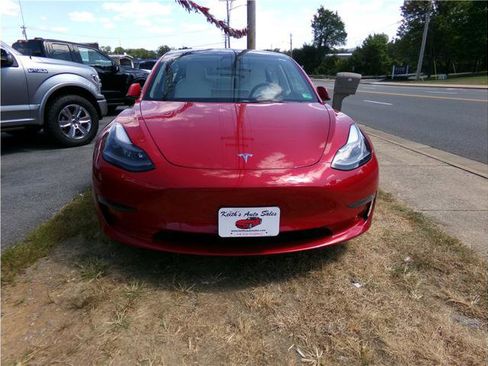 Used 2023 Tesla Model 3 Standard Range image 2