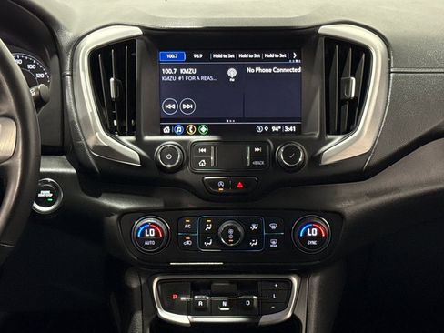 Used 2022 GMC Terrain SLT image 13