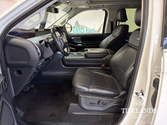 Certified 2025 Ford Expedition Platinum AWD/4WD image 11