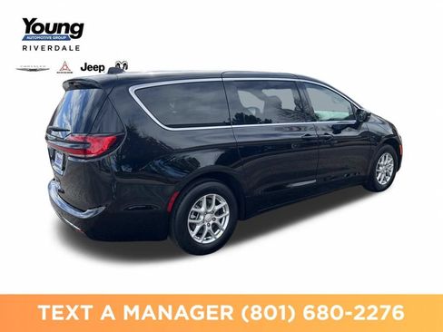 New 2026 Chrysler Pacifica Select FWD image 5