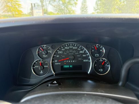 Used 2024 GMC Savana 2500 w/ Driver Convenience Package RWD image 16