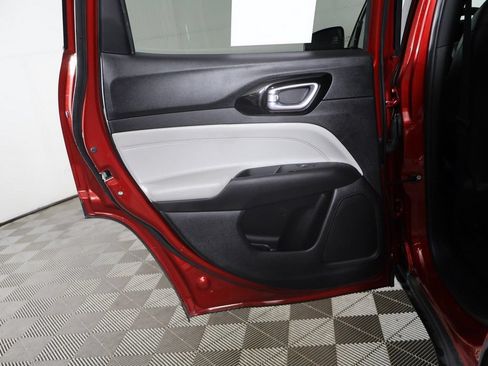 Used 2025 Jeep Compass Limited AWD/4WD image 23