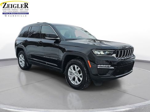 Used 2023 Jeep Grand Cherokee Limited image 3