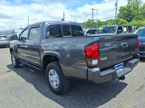 Used 2022 Toyota Tacoma SR AWD/4WD image 7