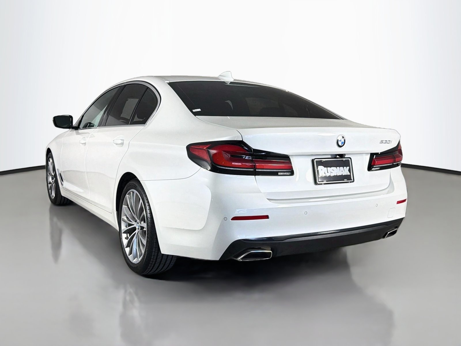 Used 2023 BMW 530i w/ Convenience Package RWD image 5