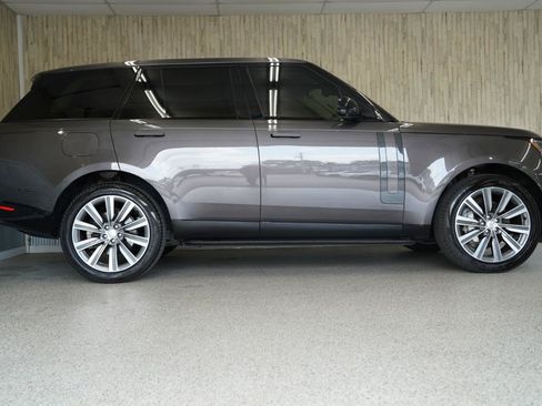 Used 2023 Land Rover Range Rover SE AWD/4WD image 6