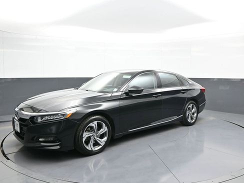 Used 2018 Honda Accord EX image 10