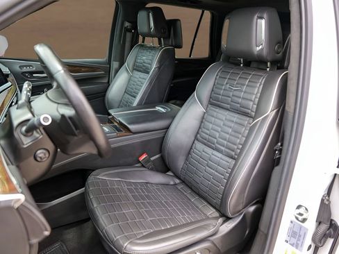 Used 2023 Cadillac Escalade Sport Platinum AWD/4WD image 7