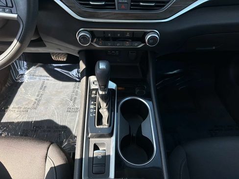 Used 2024 Nissan Altima 2.5 SV AWD/4WD image 27