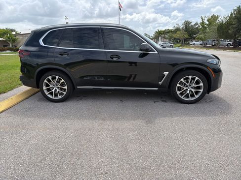 Certified 2024 BMW X5 sDrive40i w/ Premium Package RWD image 2