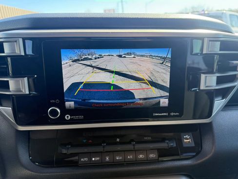 Used 2022 Toyota Tundra SR5 w/ SR5 Convenience Package image 17