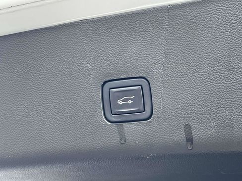 Used 2022 Chevrolet Traverse High Country w/ LPO, Floor Liner Package image 40