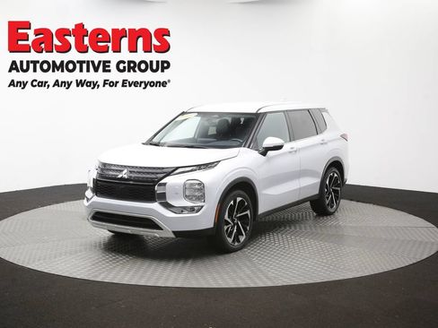 Used 2024 Mitsubishi Outlander SE AWD/4WD image 56