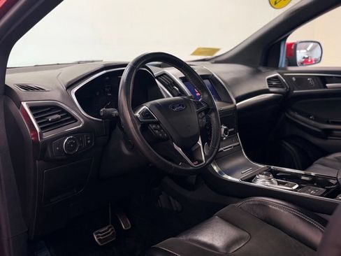 Used 2020 Ford Edge ST w/ Equipment Group 401A AWD/4WD image 12
