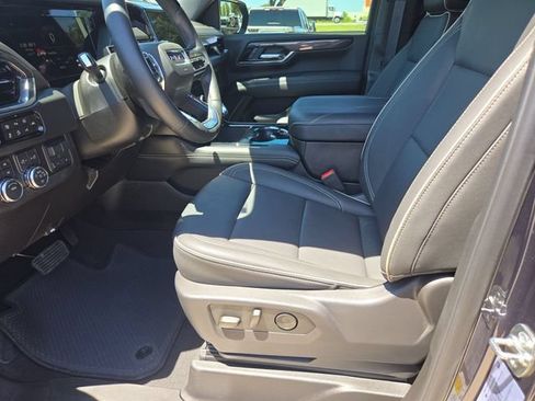 Used 2026 GMC Yukon Elevation w/ Elevation Premium Package AWD/4WD image 18