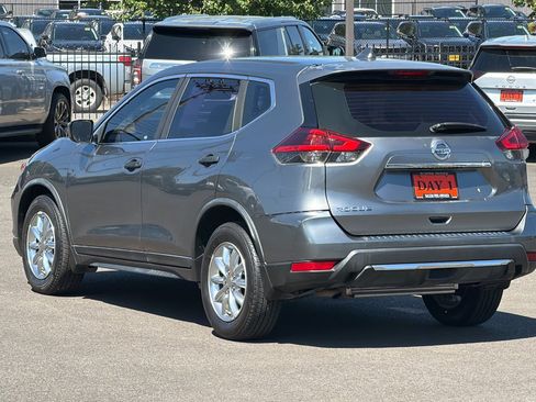 Used 2018 Nissan Rogue S FWD image 8