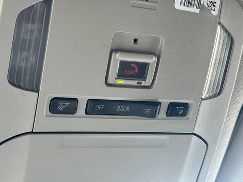 Used 2023 Toyota Highlander LE FWD image 31