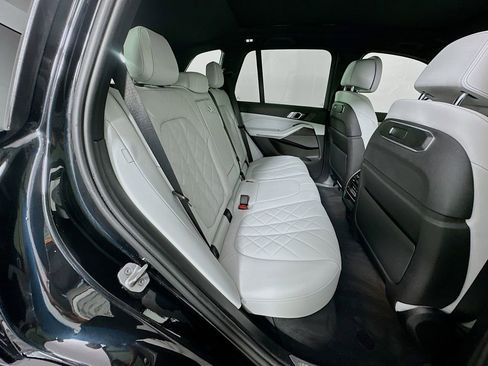 Certified 2024 BMW X5 xDrive40i w/ M Sport Package image 28