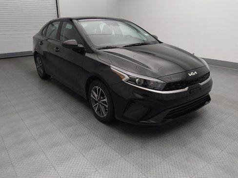 Used 2022 Kia Forte LXS FWD image 13