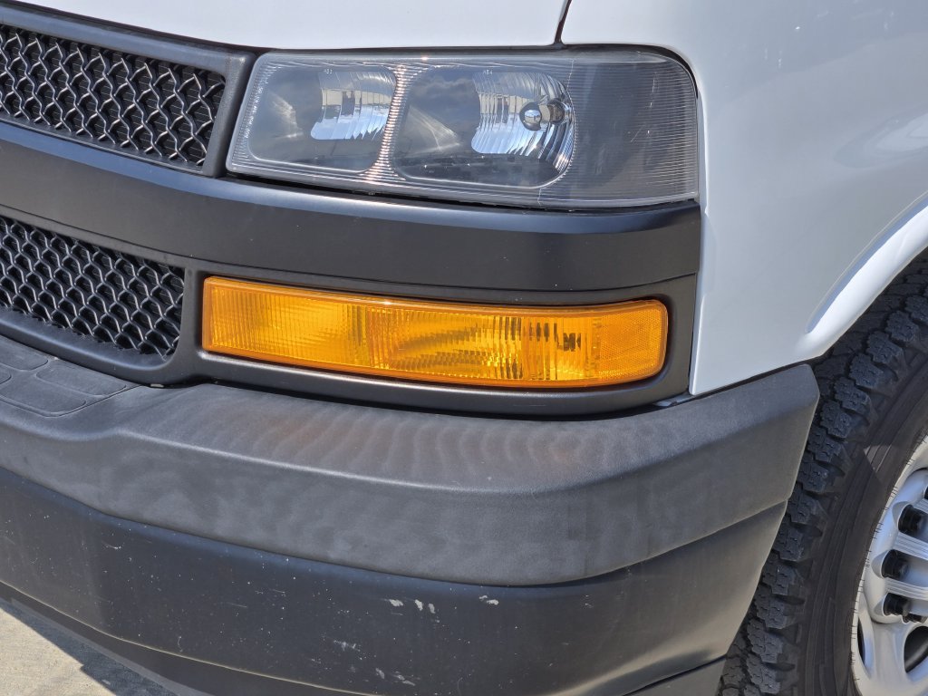 Used 2019 Chevrolet Express 2500 RWD image 9