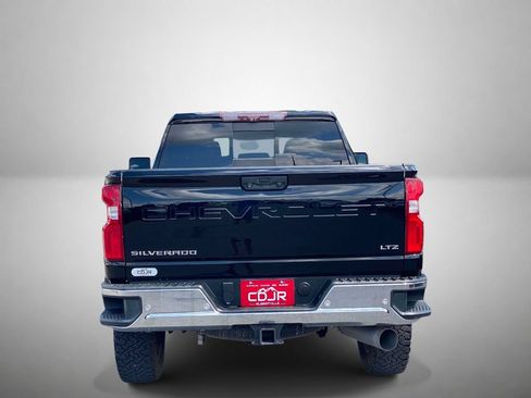 Used 2020 Chevrolet Silverado 2500 LTZ w/ LTZ Premium Package AWD/4WD image 4