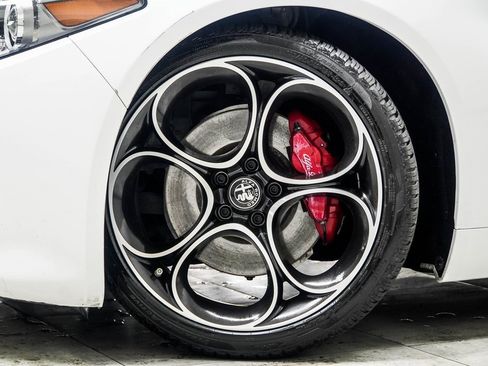 Used 2023 Alfa Romeo Giulia Veloce image 6