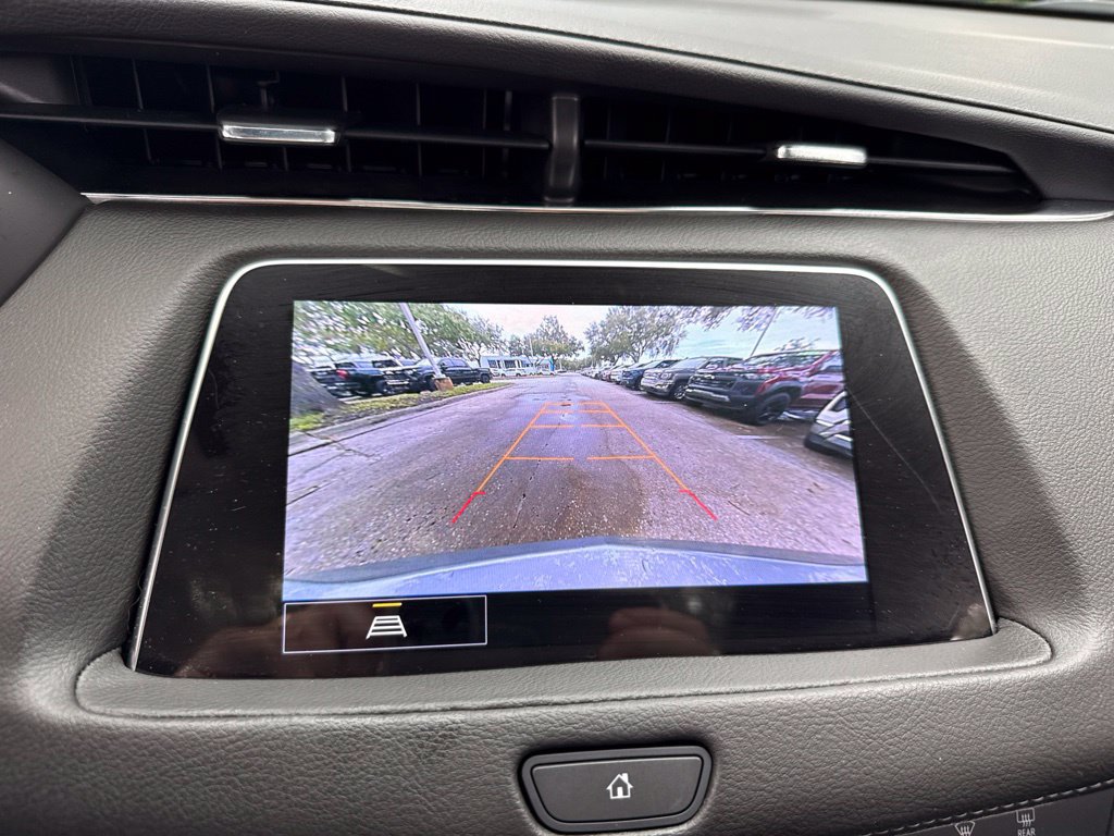 Used 2023 Cadillac XT4 Premium Luxury w/ Cold Weather Package FWD image 32