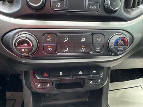 Used 2022 Chevrolet Colorado LT w/ Luxury Package AWD/4WD image 22