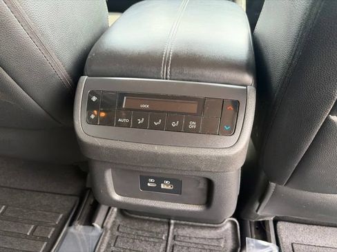 Used 2022 Nissan Pathfinder SV w/ SV Premium Package AWD/4WD image 48
